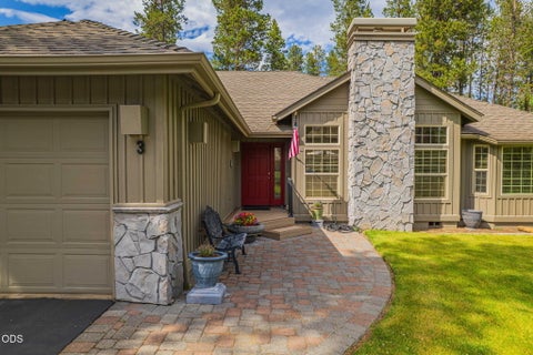 Tiny photo for 57719 Poplar Lane, Sunriver, OR 97707 (MLS # 220224241)