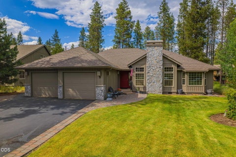 Photo of 57719 Poplar Lane, Sunriver, OR 97707 (MLS # 220224241)