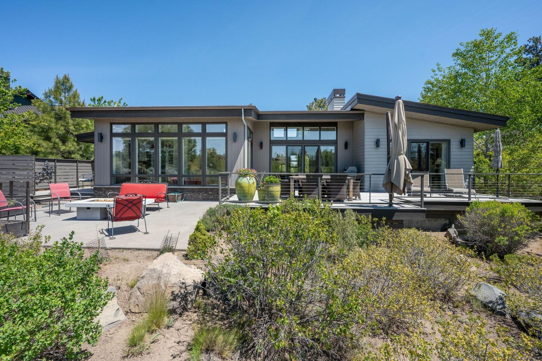 61487 Hackleman Court