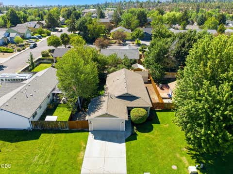 Tiny photo for 1983 NE Jackson Avenue, Bend, OR 97701 (MLS # 220227431)