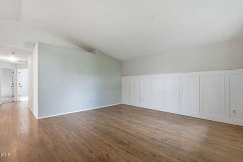 Tiny photo for 1983 NE Jackson Avenue, Bend, OR 97701 (MLS # 220227431)