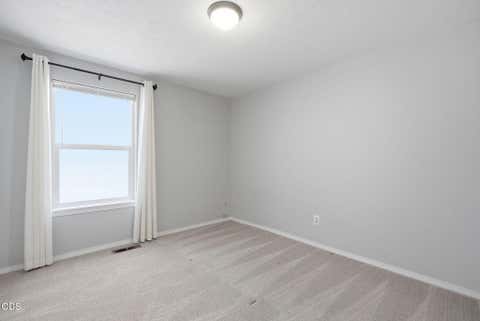 Tiny photo for 1983 NE Jackson Avenue, Bend, OR 97701 (MLS # 220227431)
