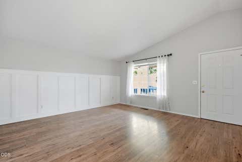 Tiny photo for 1983 NE Jackson Avenue, Bend, OR 97701 (MLS # 220227431)