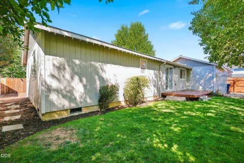 Tiny photo for 1983 NE Jackson Avenue, Bend, OR 97701 (MLS # 220227431)