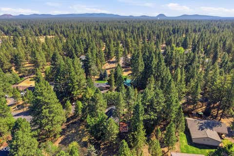 Tiny photo for 19684 Nugget Avenue, Bend, OR 97702 (MLS # 220227368)