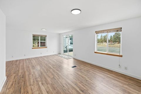 Tiny photo for 4645 NW 52nd Street, Redmond, OR 97756 (MLS # 220214388)