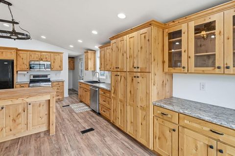 Tiny photo for 4645 NW 52nd Street, Redmond, OR 97756 (MLS # 220214388)