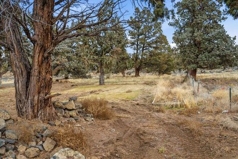 Tiny photo for 4645 NW 52nd Street, Redmond, OR 97756 (MLS # 220214388)