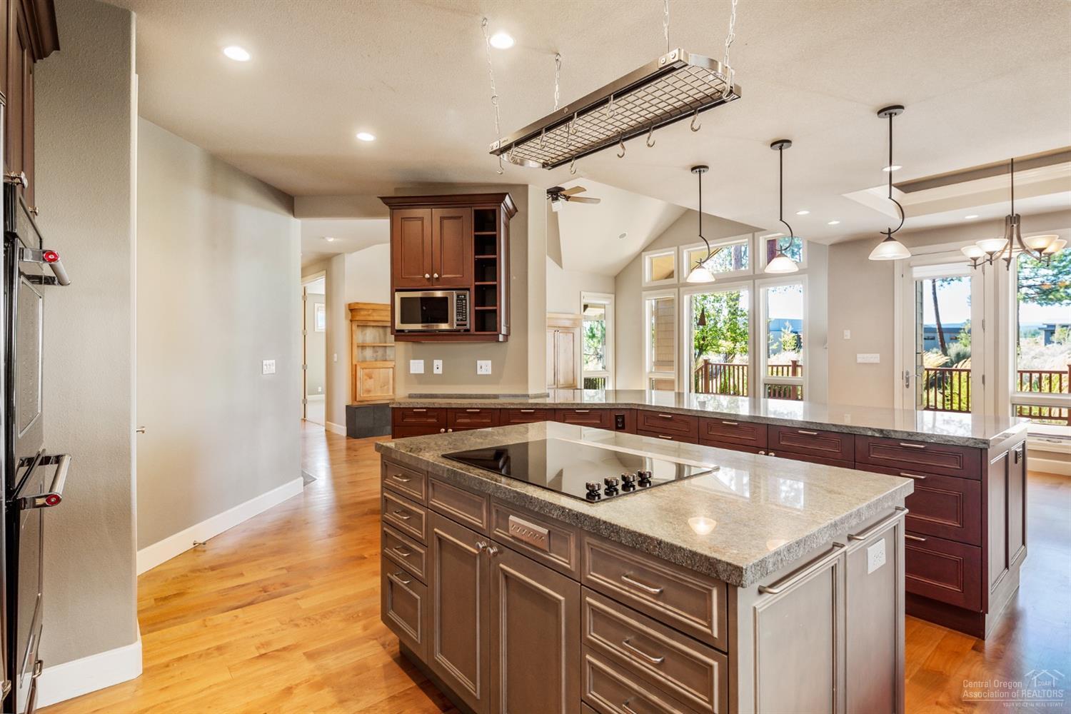 Broken Top - Residential