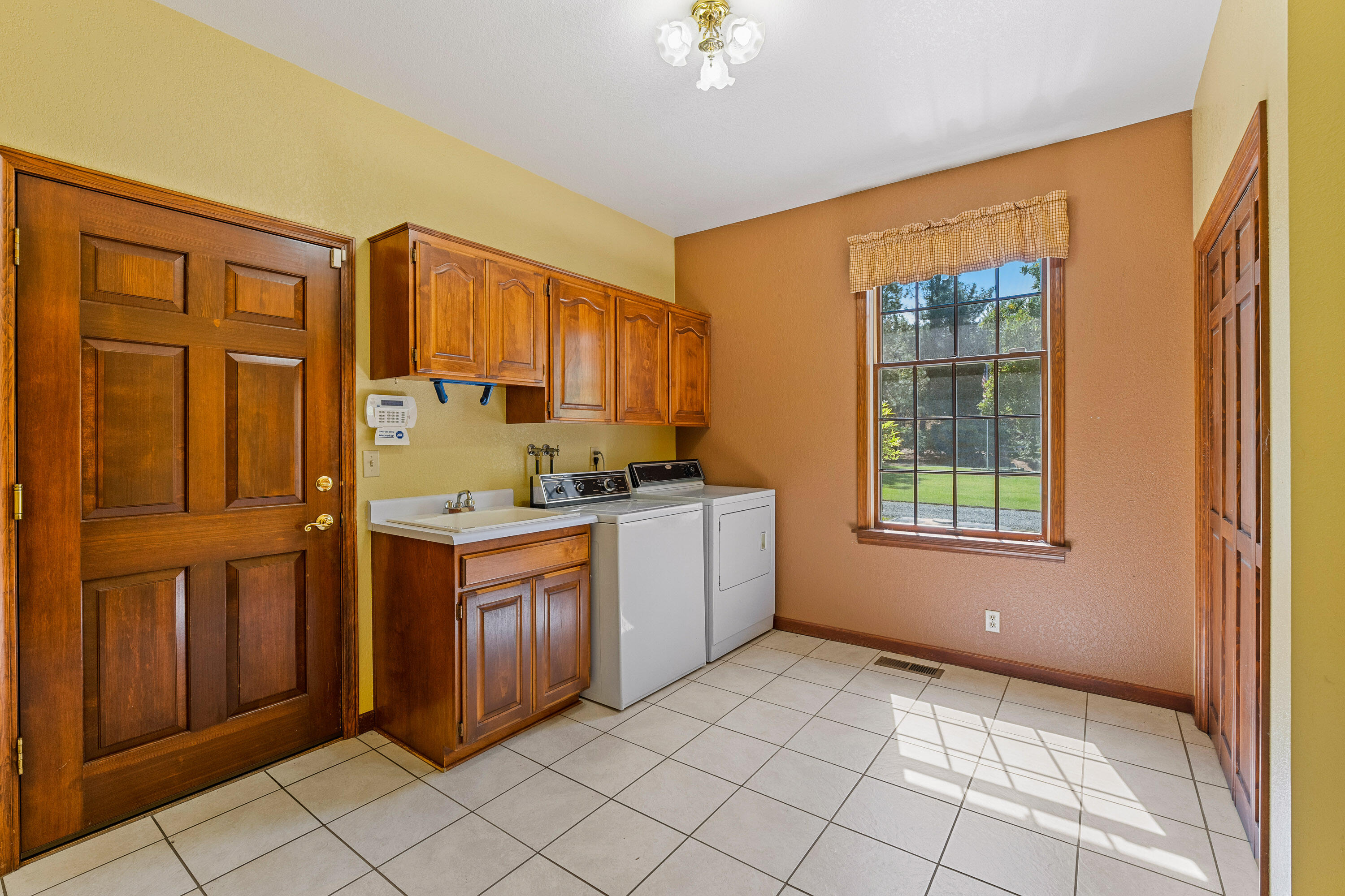 Country Hills Estates - Residential