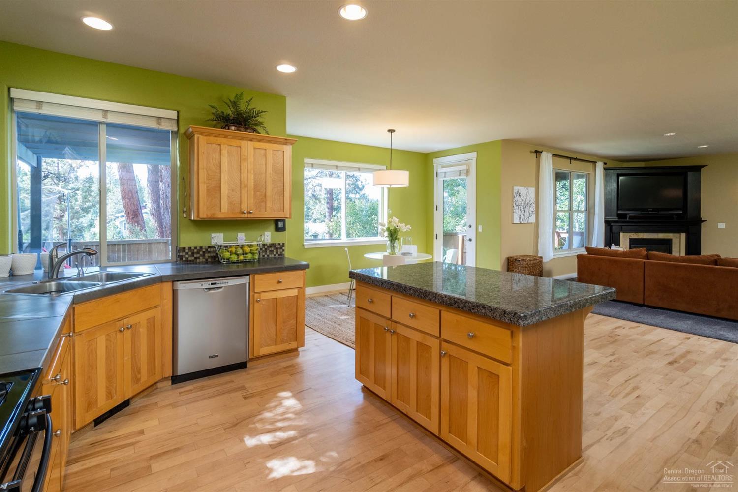 Skyliner Summit - Residential