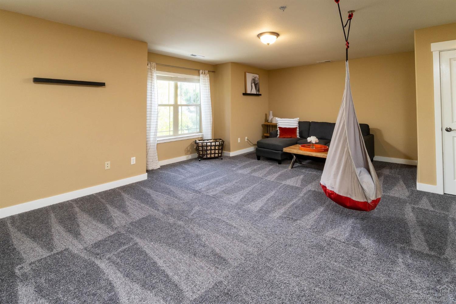 Skyliner Summit - Residential