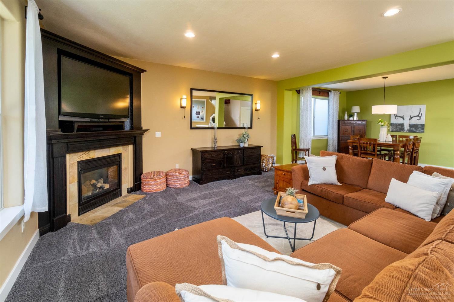 Skyliner Summit - Residential