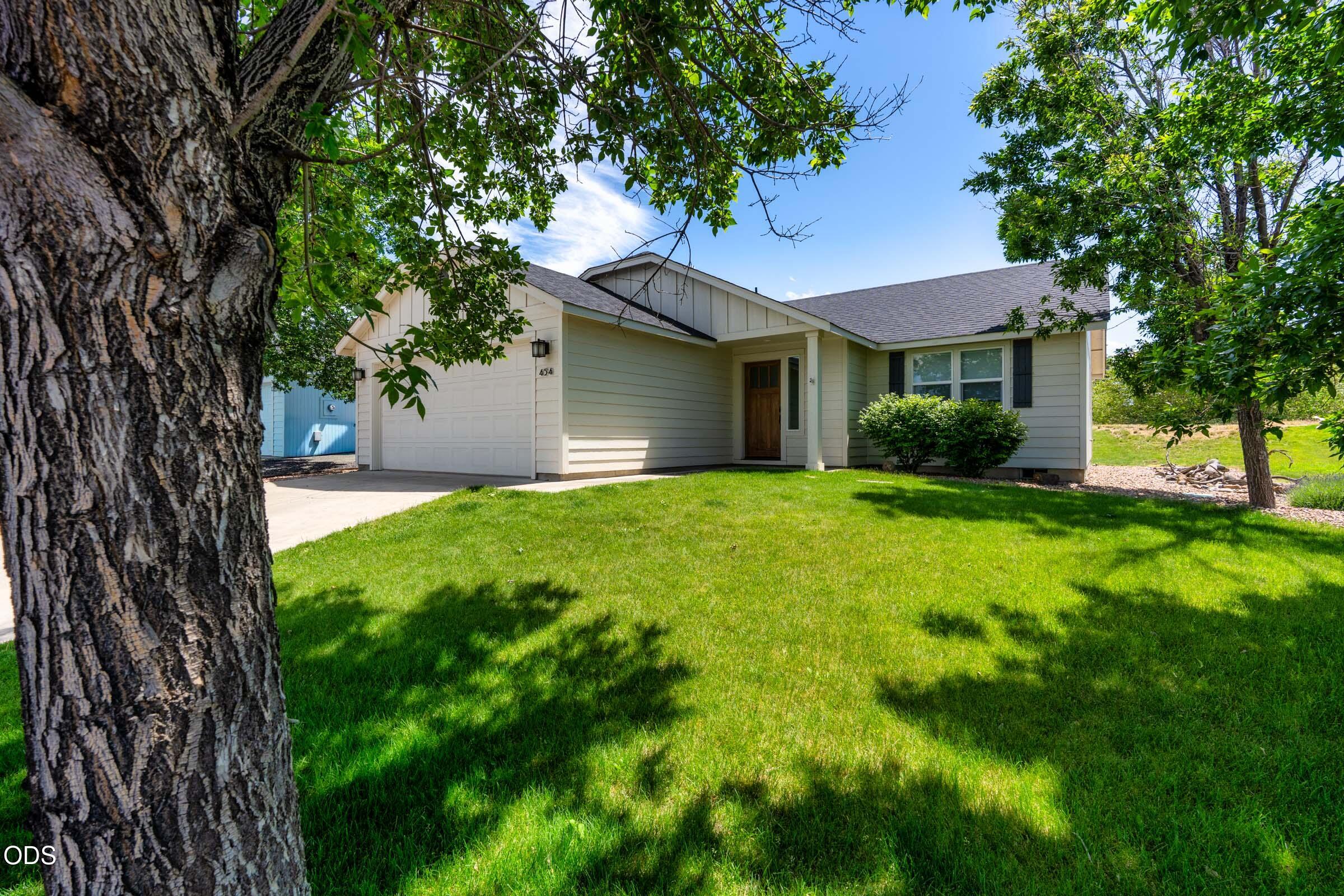 454 NE Spruce Court
