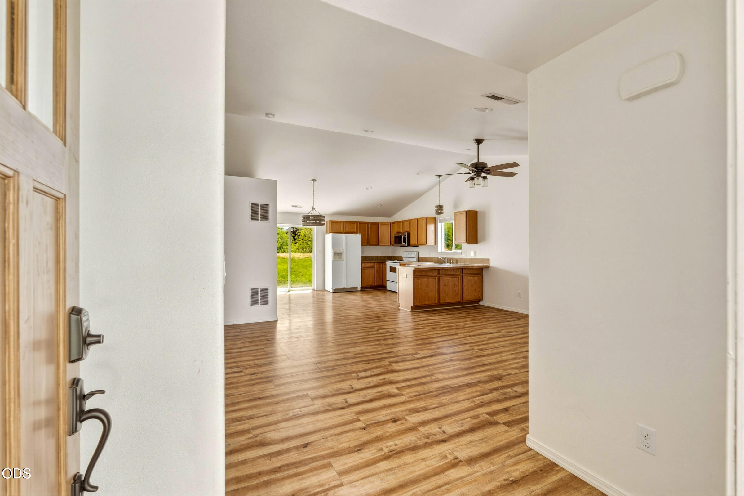 454 NE Spruce Court