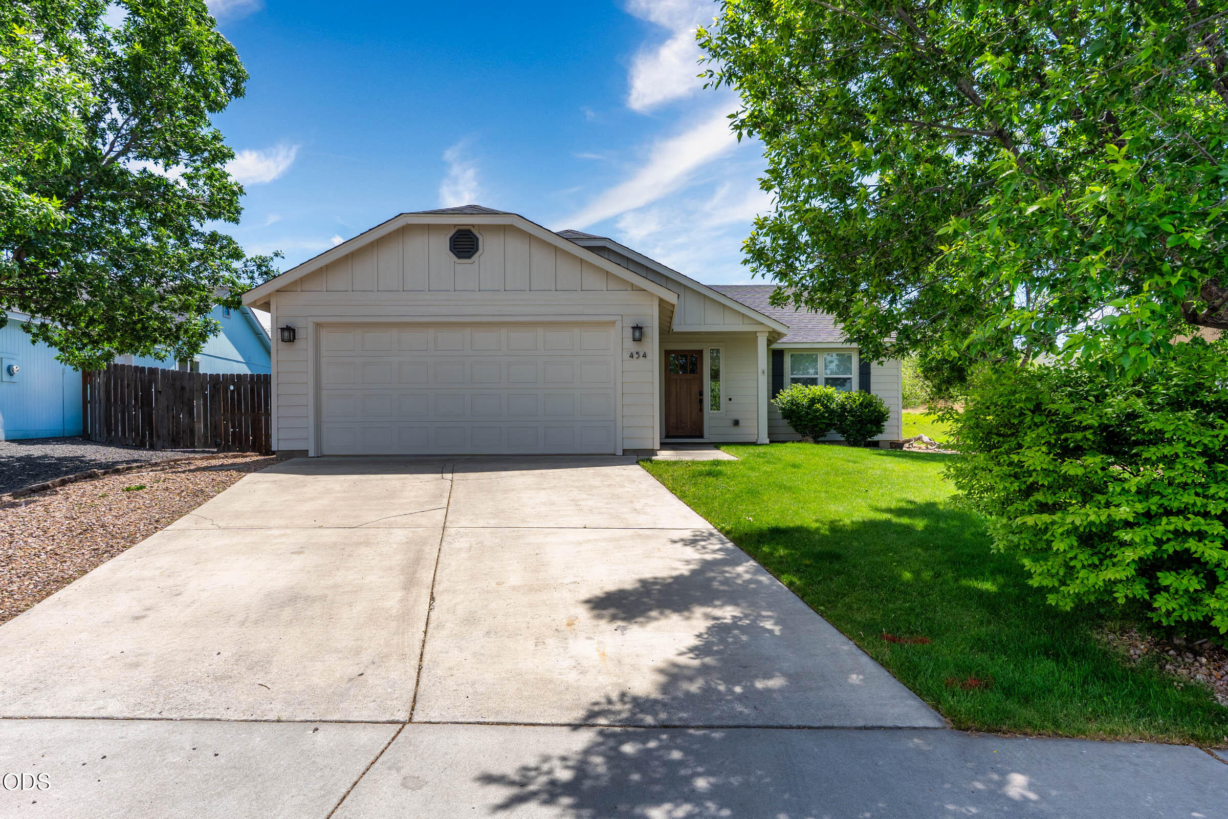 454 NE Spruce Court