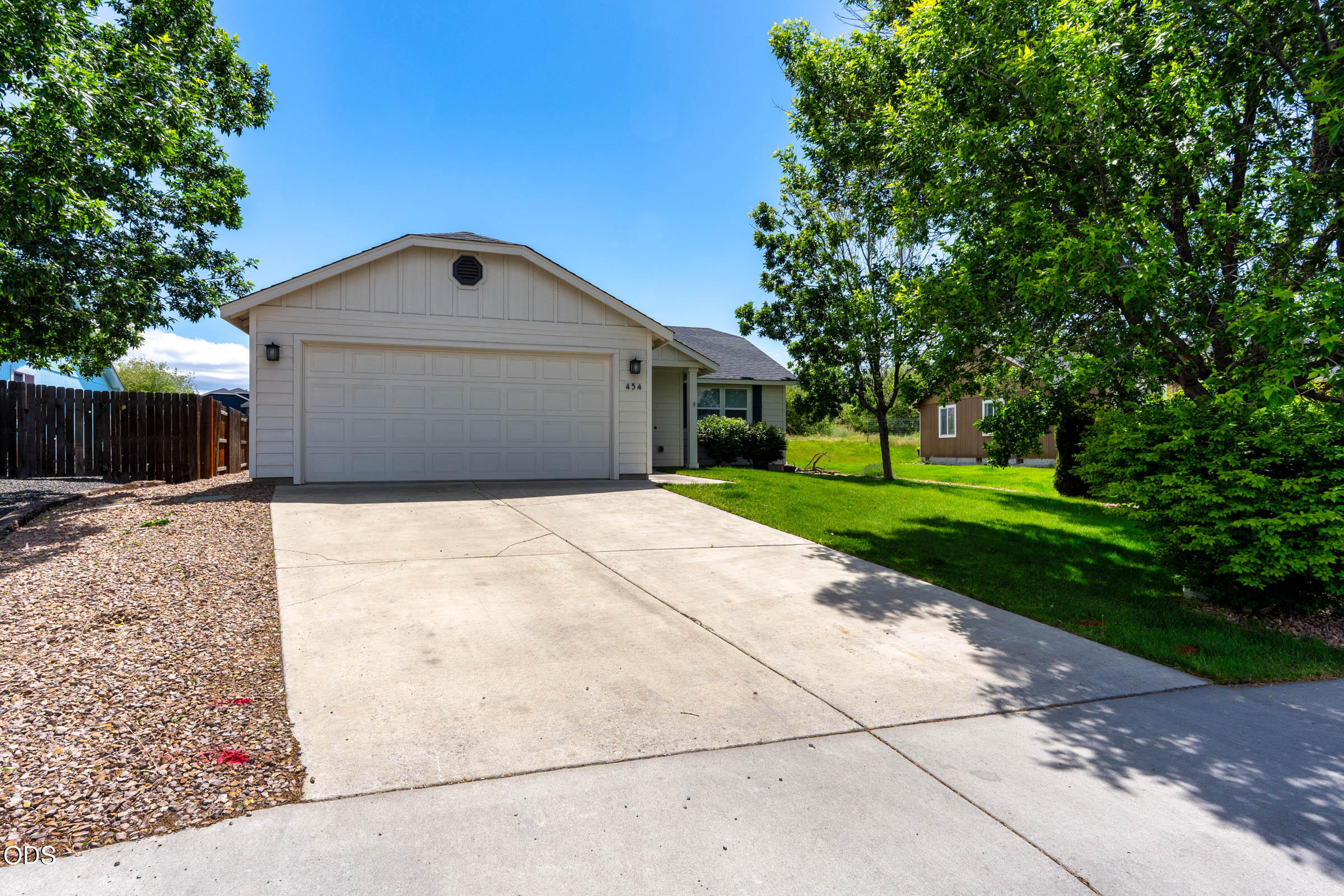 454 NE Spruce Court