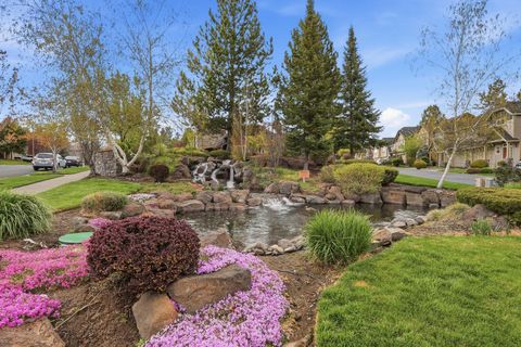 Tiny photo for 61156 Foxglove Loop, Bend, OR 97702 (MLS # 220219875)