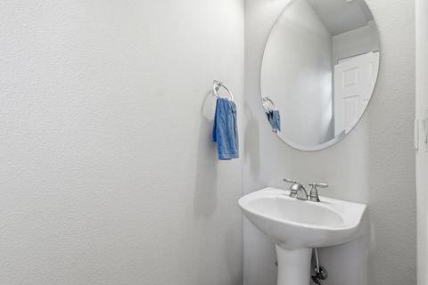 Tiny photo for 61156 Foxglove Loop, Bend, OR 97702 (MLS # 220219875)