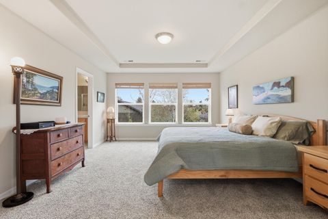 Tiny photo for 61156 Foxglove Loop, Bend, OR 97702 (MLS # 220219875)