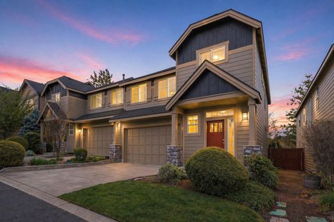 Tiny photo for 61156 Foxglove Loop, Bend, OR 97702 (MLS # 220219875)