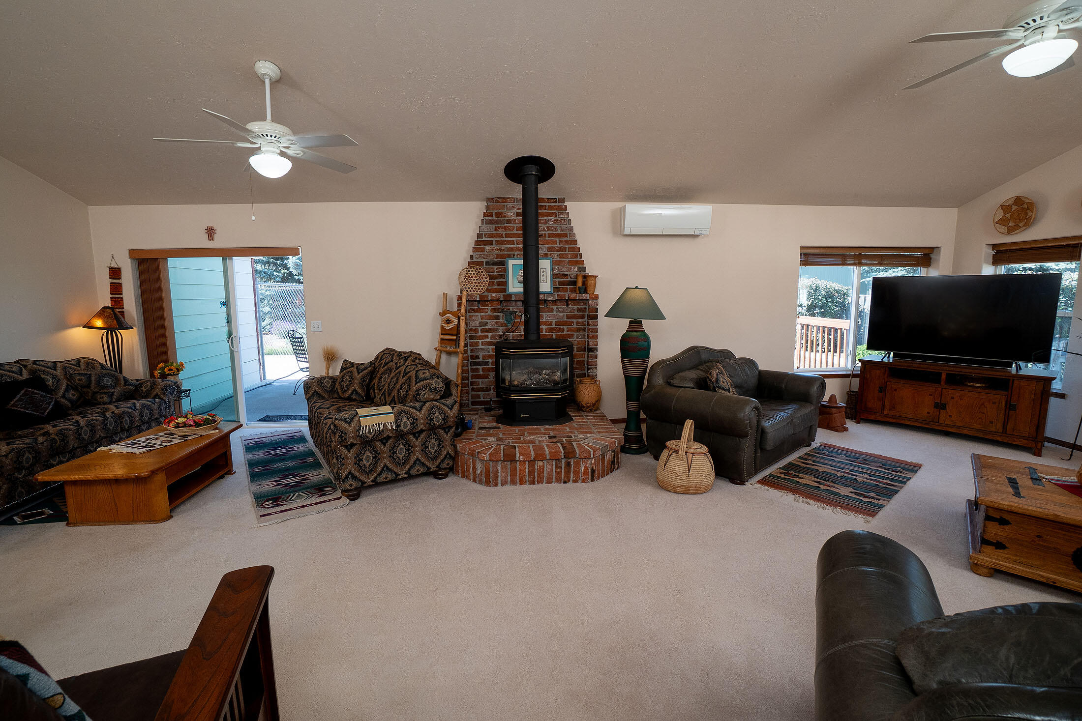 2761 NE Yellowpine Road