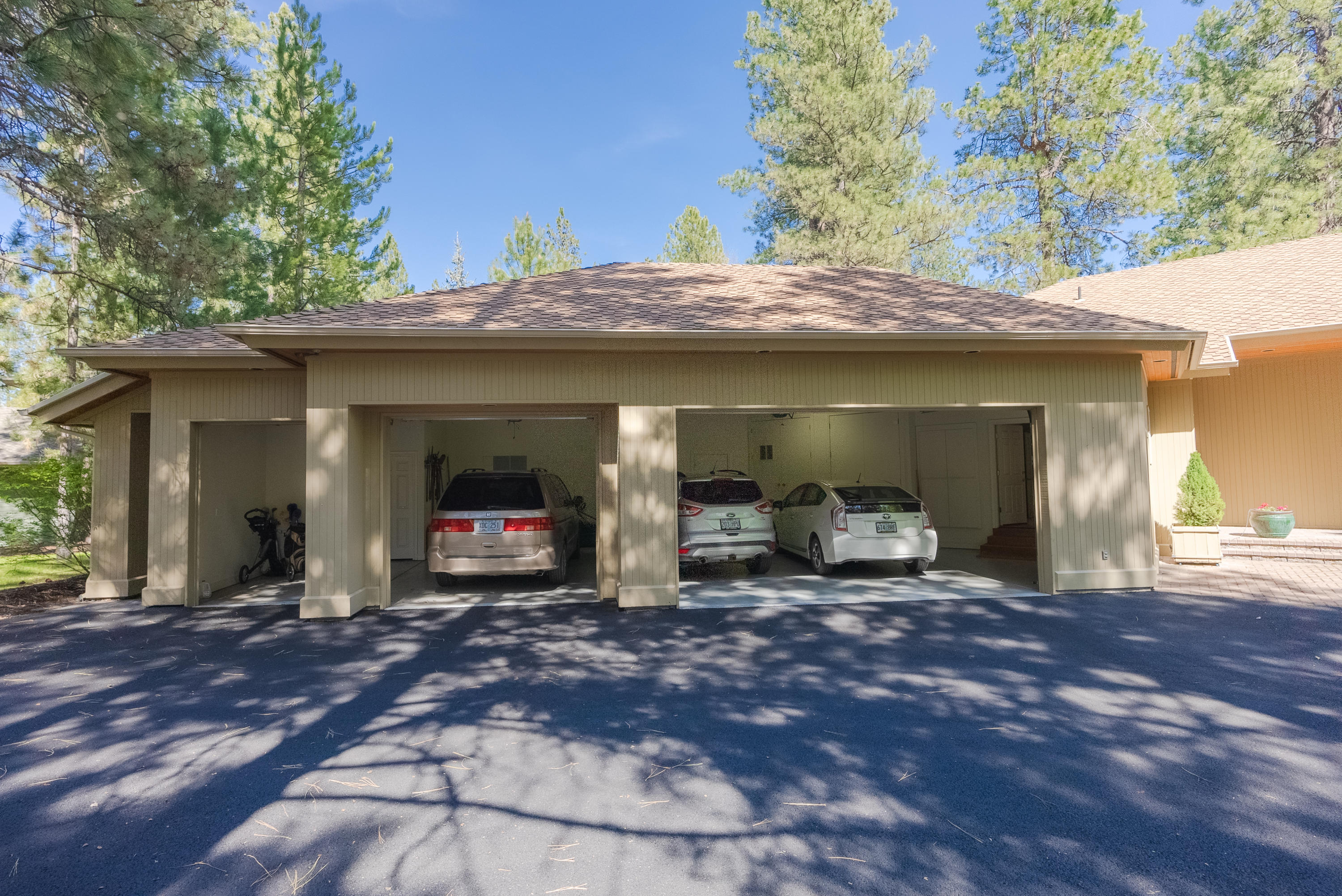 7th Mtn Golf Village - Residential