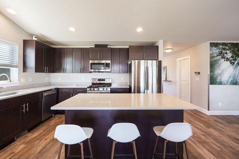 Tiny photo for 270 NW 33rd Street, Redmond, OR 97756 (MLS # 220217306)