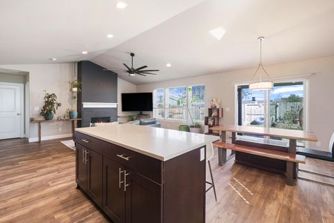 Tiny photo for 270 NW 33rd Street, Redmond, OR 97756 (MLS # 220217306)