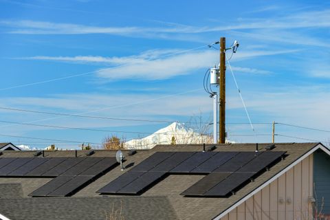 Tiny photo for 270 NW 33rd Street, Redmond, OR 97756 (MLS # 220217306)