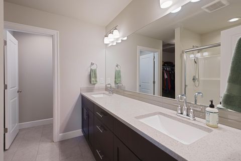 Tiny photo for 270 NW 33rd Street, Redmond, OR 97756 (MLS # 220217306)