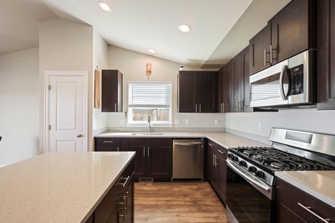 Tiny photo for 270 NW 33rd Street, Redmond, OR 97756 (MLS # 220217306)