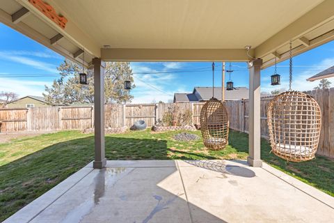 Tiny photo for 270 NW 33rd Street, Redmond, OR 97756 (MLS # 220217306)