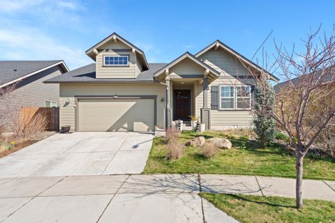 Tiny photo for 270 NW 33rd Street, Redmond, OR 97756 (MLS # 220217306)