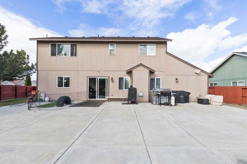 Tiny photo for 2146 NW 22nd Street, Redmond, OR 97756 (MLS # 220215697)