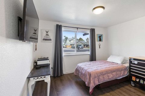 Tiny photo for 2146 NW 22nd Street, Redmond, OR 97756 (MLS # 220215697)