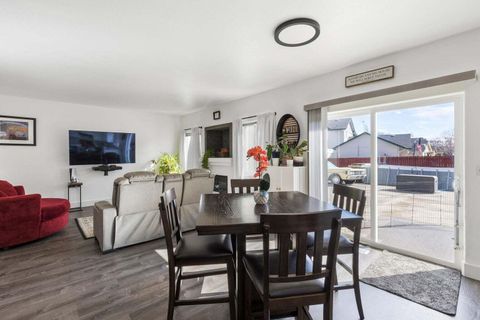 Tiny photo for 2146 NW 22nd Street, Redmond, OR 97756 (MLS # 220215697)