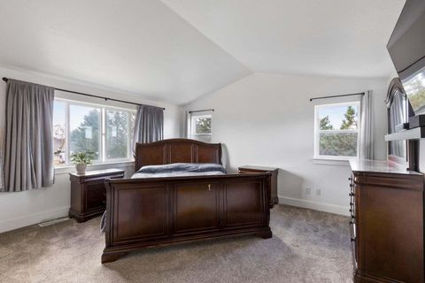 Tiny photo for 2146 NW 22nd Street, Redmond, OR 97756 (MLS # 220215697)