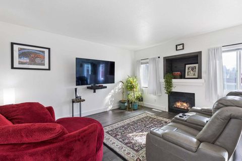 Tiny photo for 2146 NW 22nd Street, Redmond, OR 97756 (MLS # 220215697)