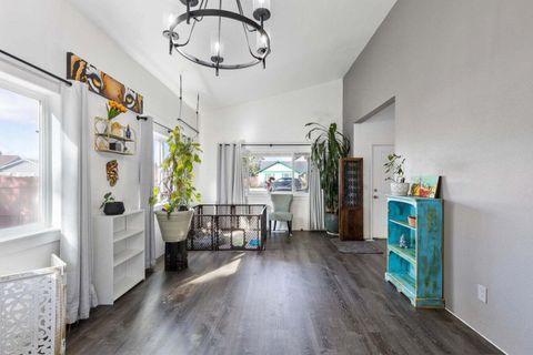 Tiny photo for 2146 NW 22nd Street, Redmond, OR 97756 (MLS # 220215697)