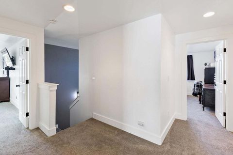 Tiny photo for 2146 NW 22nd Street, Redmond, OR 97756 (MLS # 220215697)