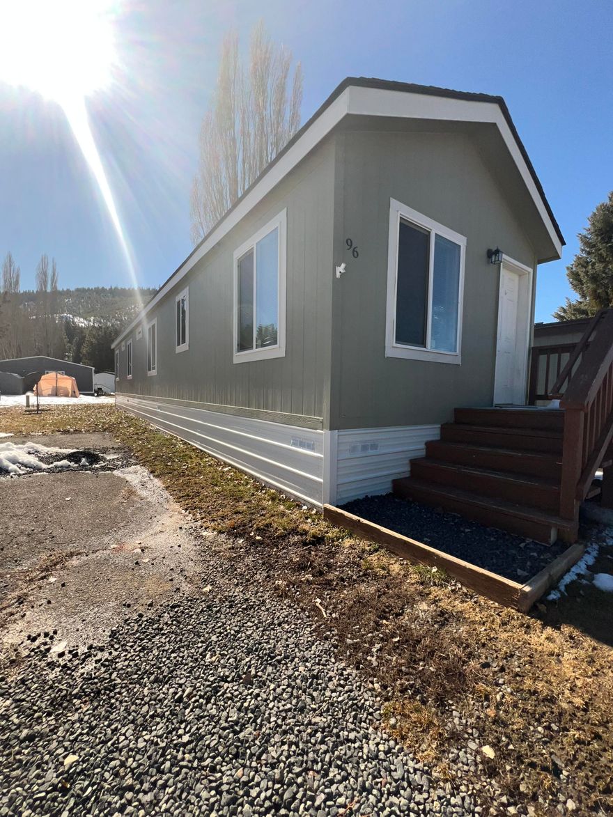 Nestled in the pine trees and mountains of Round Lake Estates, this peaceful retreat offers stunning scenery and a 15-minute drive back to Klamath Falls. This turn-key, clean, and well-maintained 3 bedroom, 2 bathroom manufactured home is ready to move in. It features vaulted ceilings, ceiling fans, and energy-efficient windows. Located on leased land within the family-friendly Round Lake Mobile Home Park and Golf Course, Pets are allowed, subject to approval. Park rules and regulations apply. Schedule your showing today!