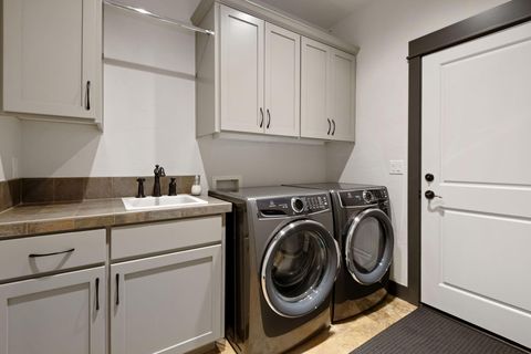 Tiny photo for 61299 Big Eddy Circle, Bend, OR 97702 (MLS # 220214398)