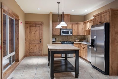 Tiny photo for 61299 Big Eddy Circle, Bend, OR 97702 (MLS # 220214398)