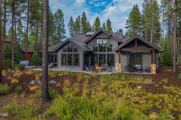 56240 TRAILMERE CIR, BEND, OR 97707 - Image 471bba2f95de97b9c641af9c8e962ca3/10684638