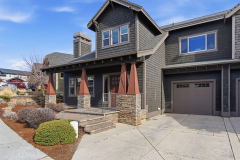 Photo of 2627 NW Awbrey Point Circle, Bend, OR 97703 (MLS # 220217376)