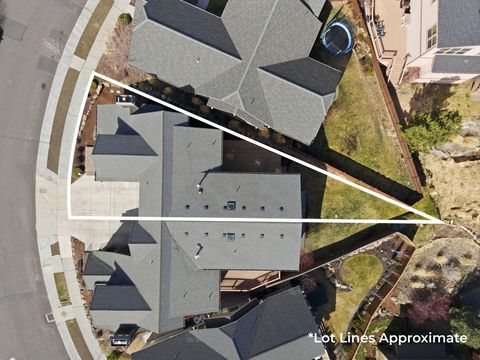 Tiny photo for 2627 NW Awbrey Point Circle, Bend, OR 97703 (MLS # 220217376)