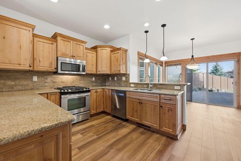 Tiny photo for 2627 NW Awbrey Point Circle, Bend, OR 97703 (MLS # 220217376)