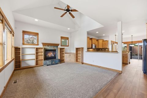 Tiny photo for 2627 NW Awbrey Point Circle, Bend, OR 97703 (MLS # 220217376)