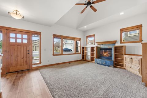 Tiny photo for 2627 NW Awbrey Point Circle, Bend, OR 97703 (MLS # 220217376)